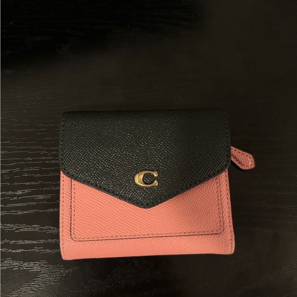 COACH WYN small wallet, pink and green - Picture 1 of 5